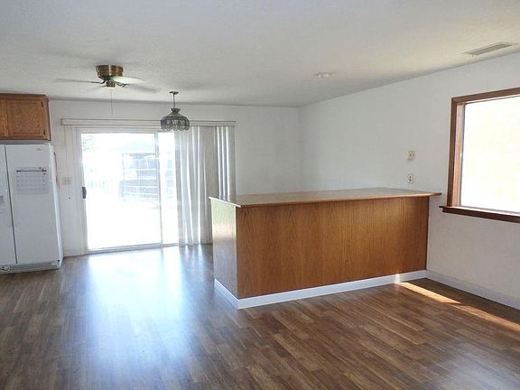 Large island for eating and entertaining