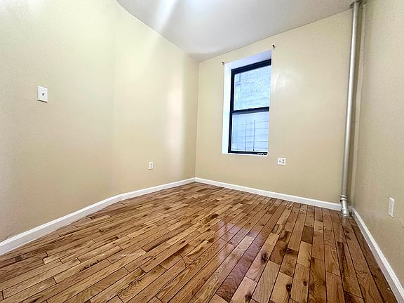 5th image of 123 Wadsworth Ave APT 3