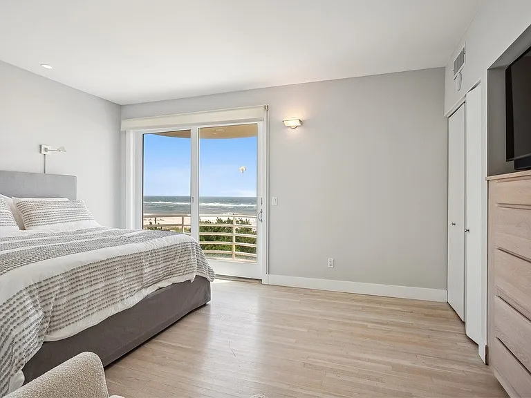 681 Dune Rd — Photo 14