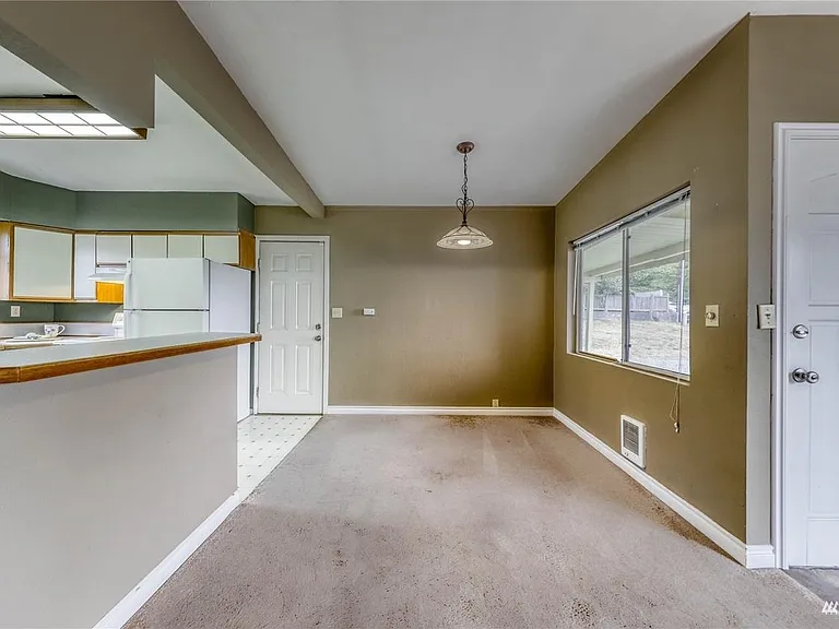 26163 Iowa Ave NE — Photo 4