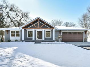 565 Medina Rd, Wayzata, MN 55391