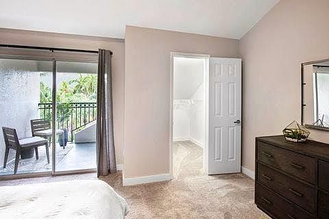 4th image of 19560 E Country Club Dr