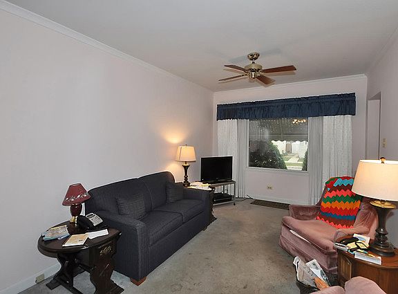 3rd image of 3521 N Oleander Ave