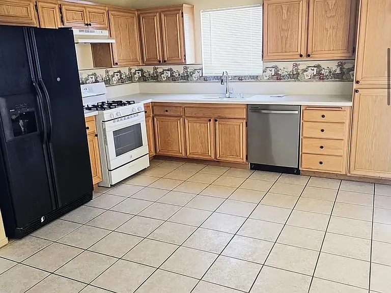 13987 El Cajon Dr — Photo 5