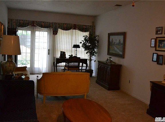 5th image of 74 Hearthside Dr