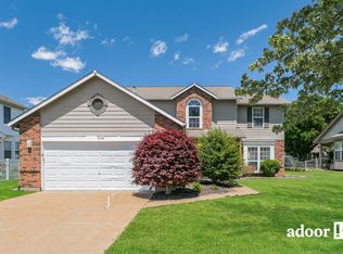 233 Brower Ln, Florissant, MO 63031