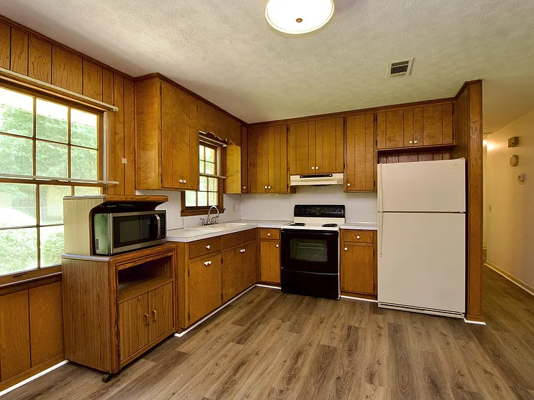 1109 Drew Ln — Photo 5