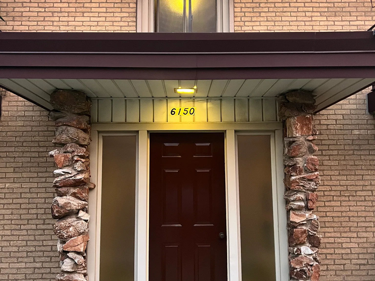2 bed, 1000 sqft, $2,100 — Photo 1