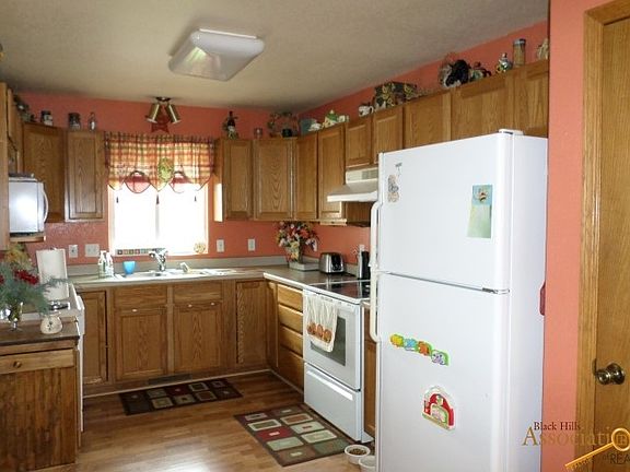 3rd image of 448 Harrington Ct