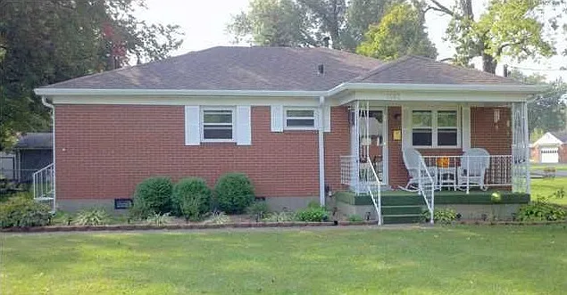 1602 Louise Ave photo 1