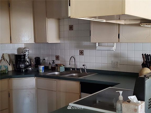 5th image of 225 W Highland Ave #2-3-1