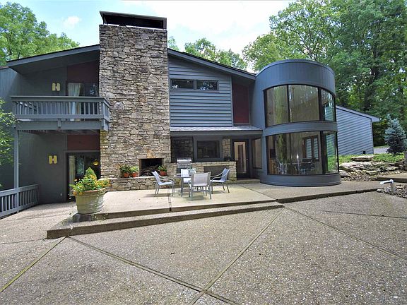 2nd image of 2408 S Shadow Grove Ct