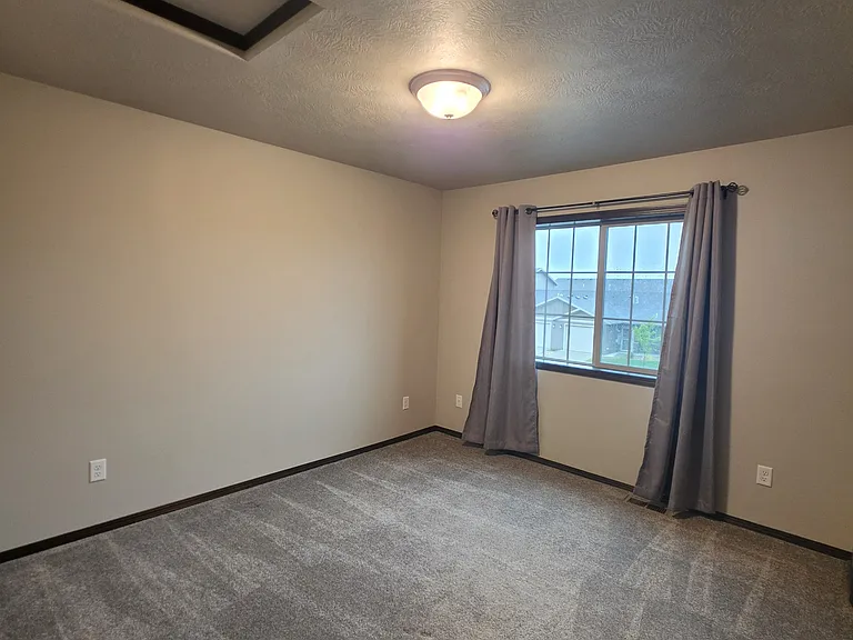2542 E Meadowside Pl — Photo 15