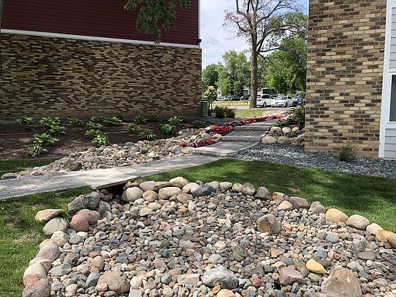 5th image of 180-210 County Road B2 E #180-032