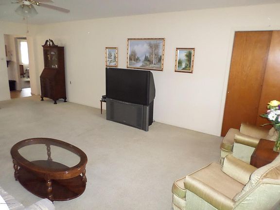 4th image of 941 Jamaica Blvd