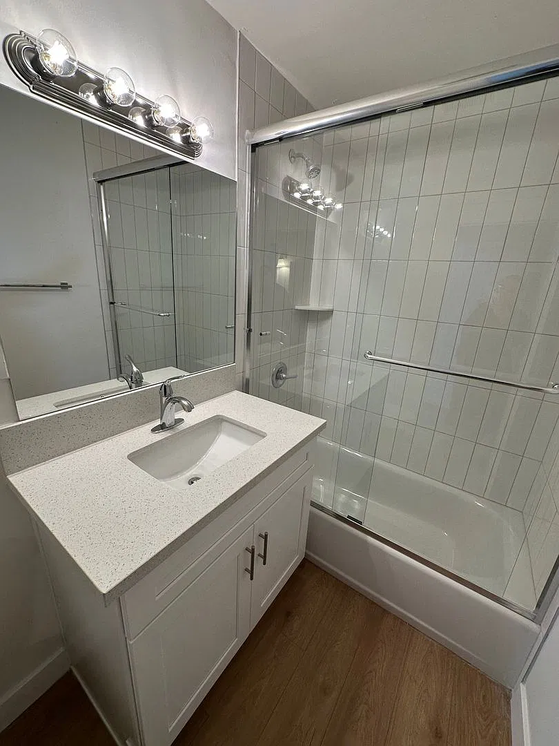 2226 Voorhees Ave — Photo 3