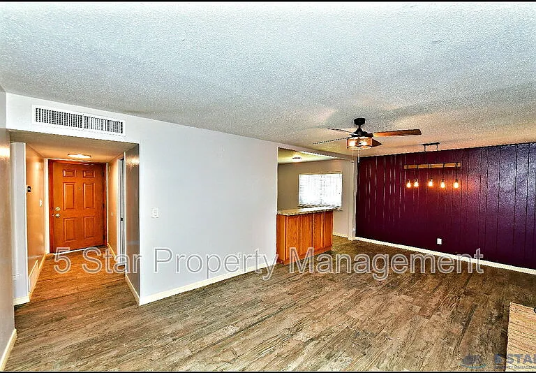 10117 Mercedes St — Photo 8