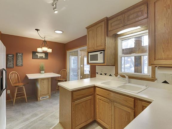 5th image of 2329 Joy Ave