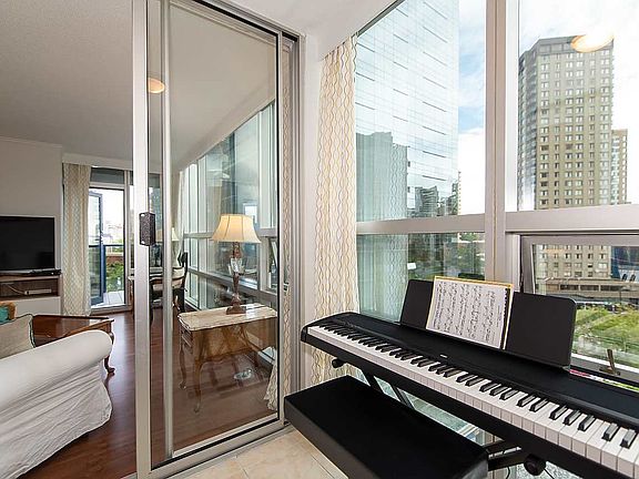 4th image of 1050 Burrard St #805