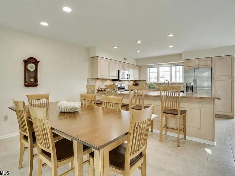 433 Albacore Ln — Photo 14