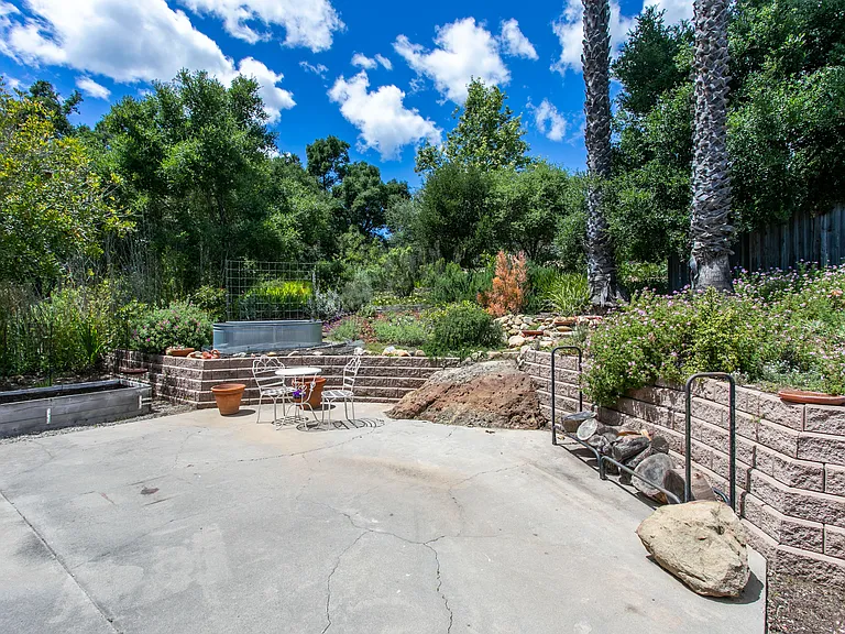 733 Circle Dr — Photo 17
