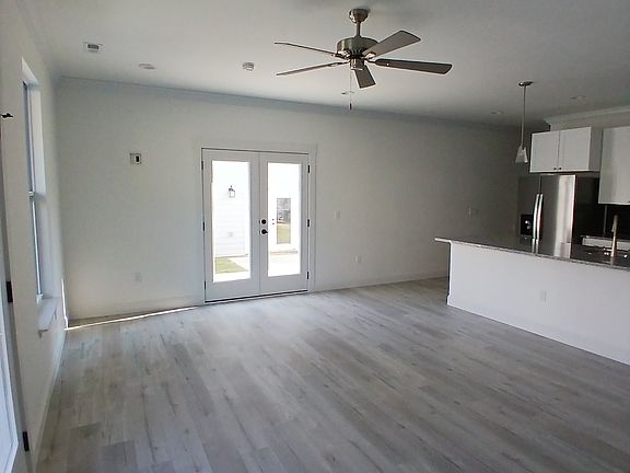 KITCHEN & LIVING ROOM