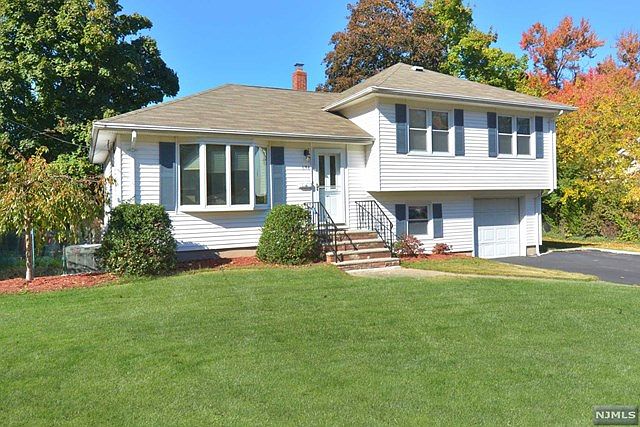 1st image of 696 Cypress St