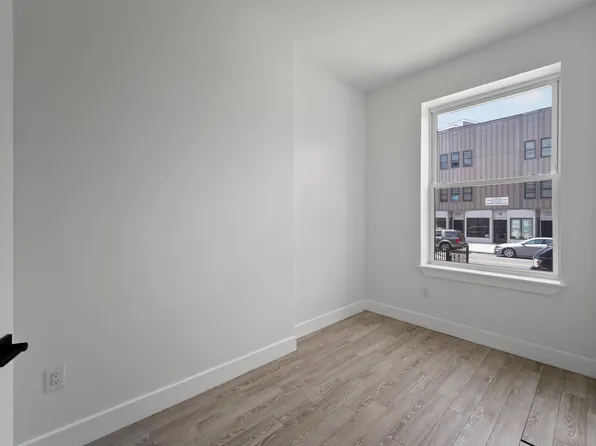 668 Ocean Avenue image 10 of 12