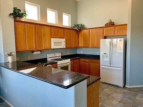 3rd image of 285 S Latigo Way