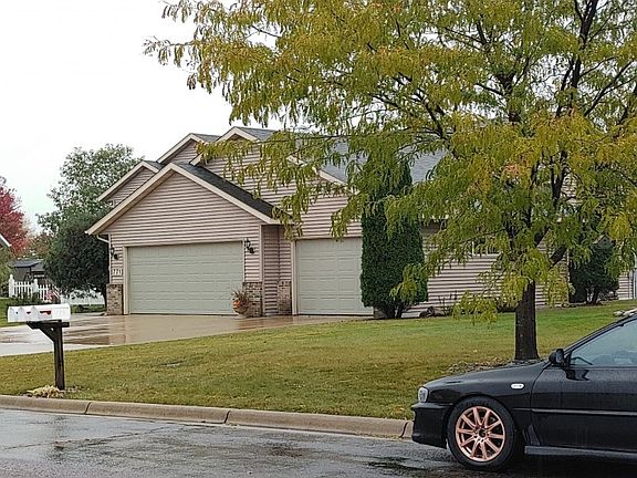 2nd image of 771 Churchill Dr SE