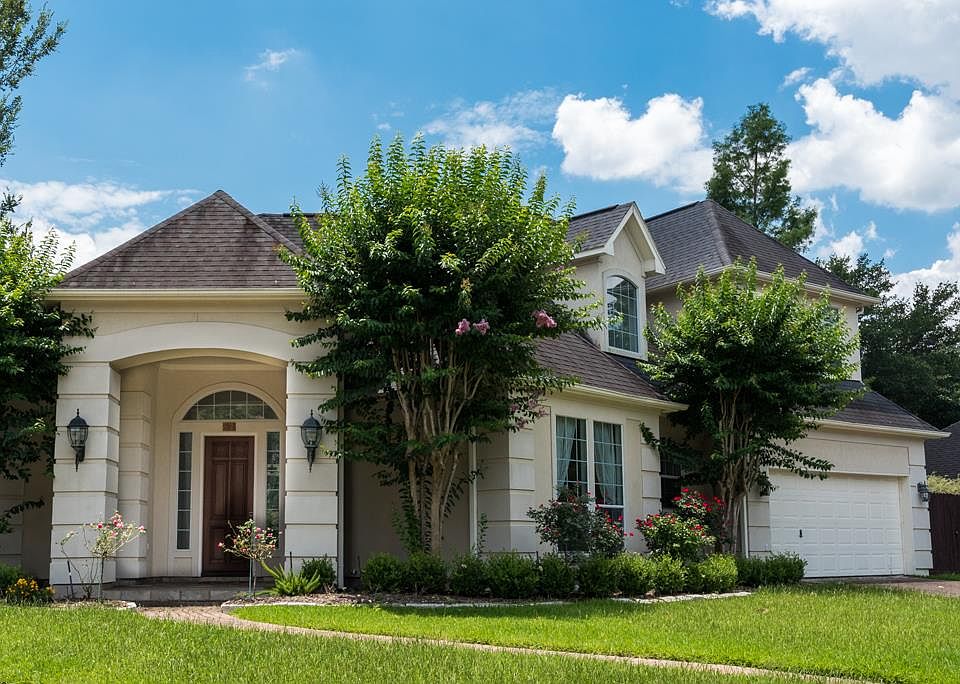 1st image of 12015 Carriage Hill Dr