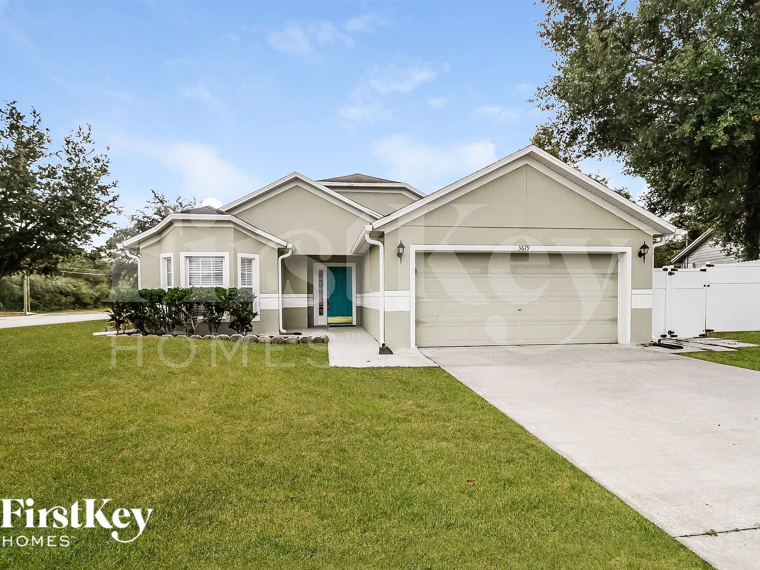 3 bed, 2.0 bath, 1597 sqft, $1,965 — Photo 2