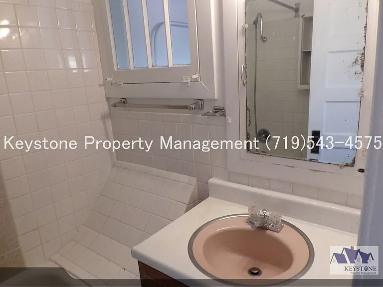$400 Off 1st Month! Charming 1 Bedroom Apartment with Private Entrance & Covered Porch $800/$800 — Photo 10
