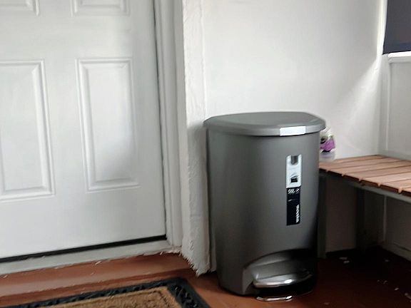 3rd image of 2300 Laconia Ave Floor 2