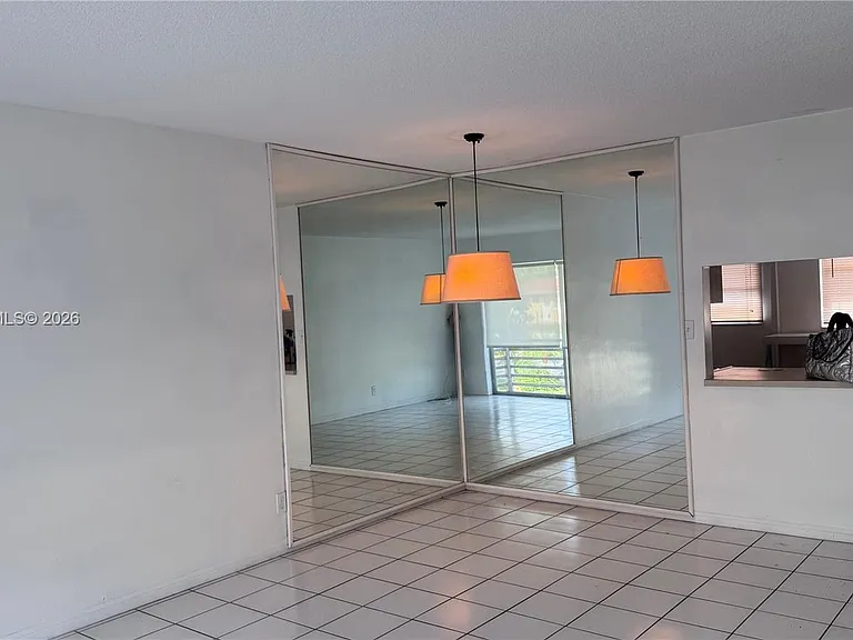 20201 NE 29th Ct #D214 — Photo 4