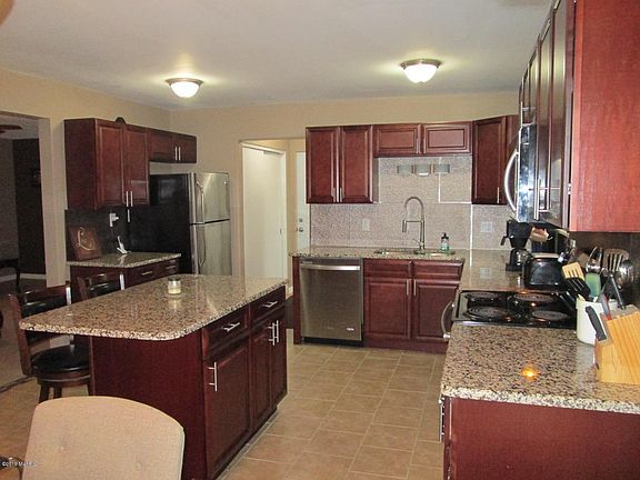 3rd image of 213 Karen Dr