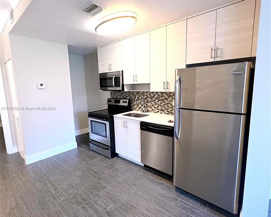 1st image of 115 Menores Ave APT 7