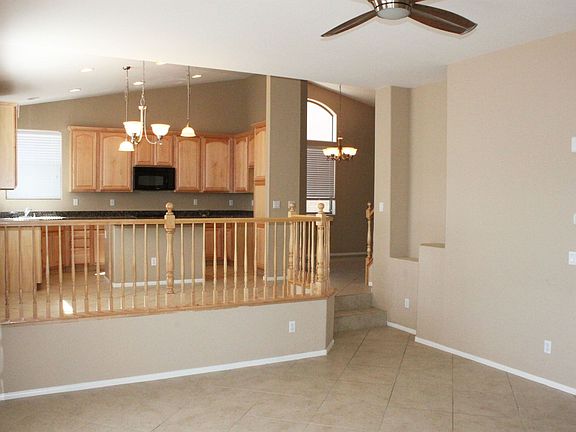 KITCHEN & FAMILY ROOM