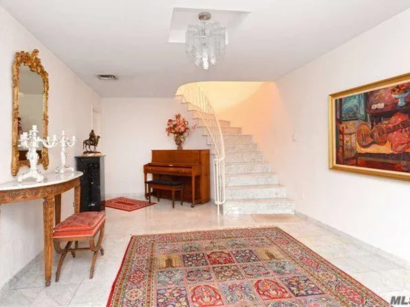 178-44 Kildare Road image 1 of 13