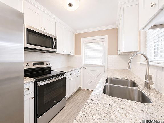 3rd image of 10741 Carmel Dr