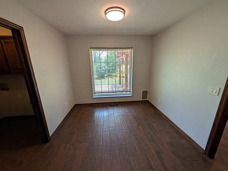 10133 Bromley Ct — Photo 9