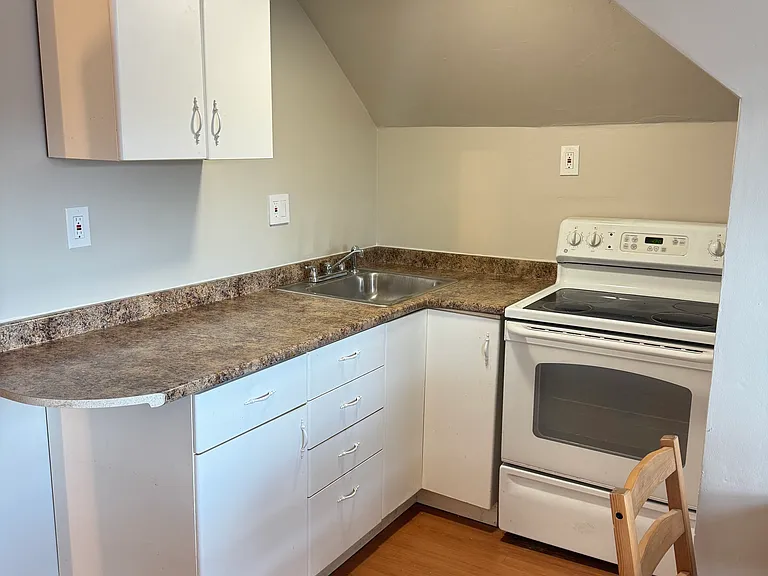34-36 Curry Cir — Photo 2