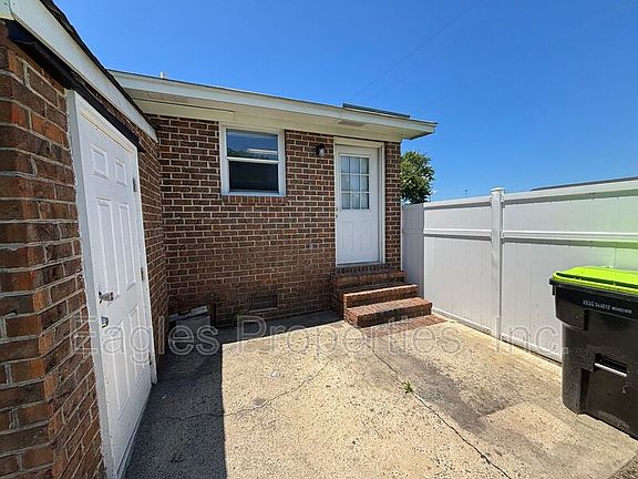 3rd image of 106 Gurley Ave APT 6