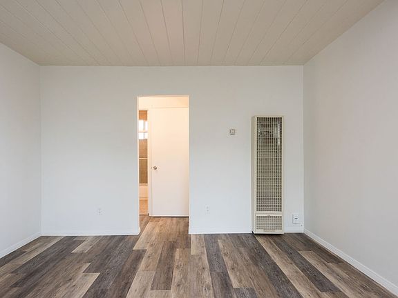 2nd image of 935 Agate St #10