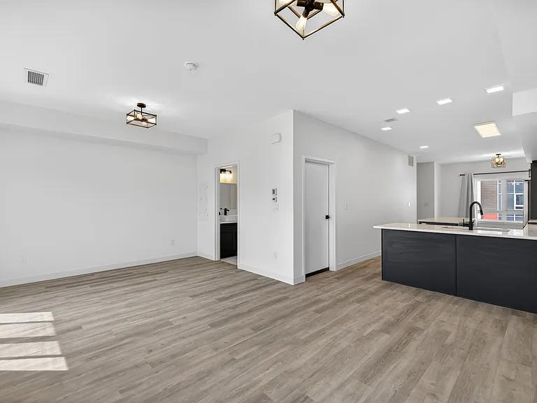 11 Merkel Manza Blvd — Photo 76