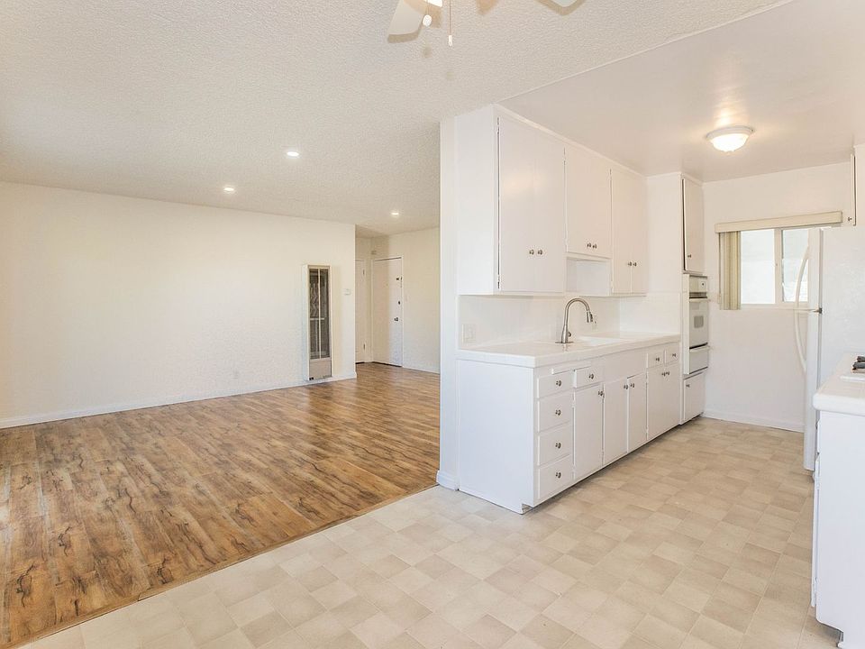 1st image of 2014 Cloverfield Blvd APT 1