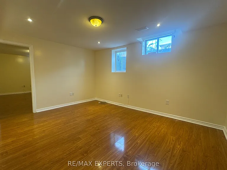 5 Cadillac Cres #BASEMENT — Photo 8