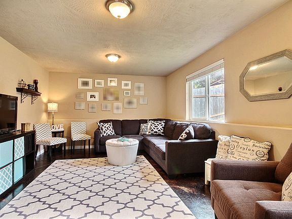 5th image of 227 Norpoint Way NE