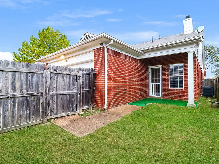 8691 Overcup Oaks Dr — Photo 23