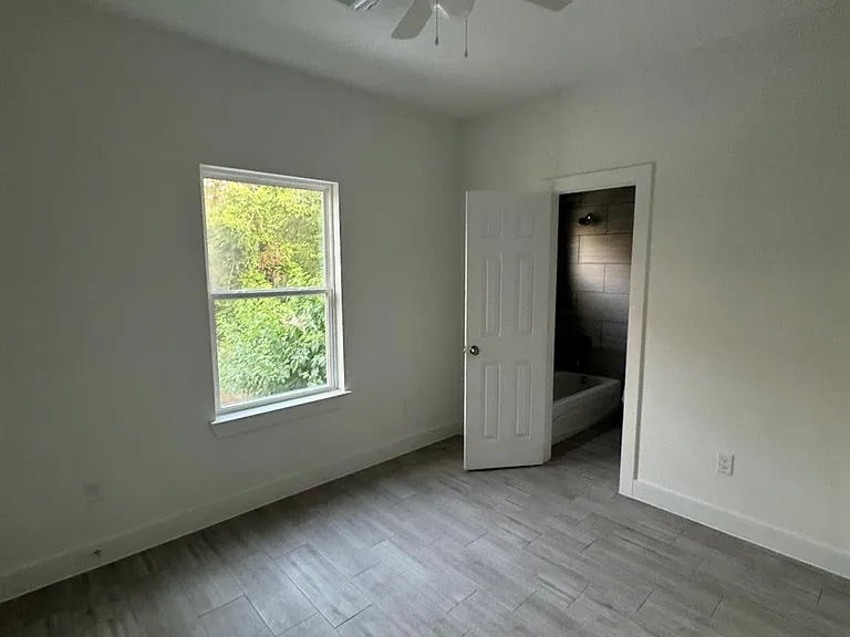 7608 Easter St — Photo 21